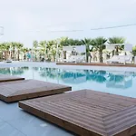 Hotel At Herbal Boutique &