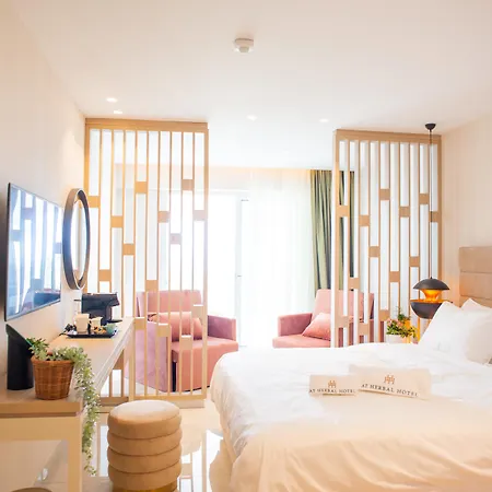 호텔 At Herbal Boutique & 5*