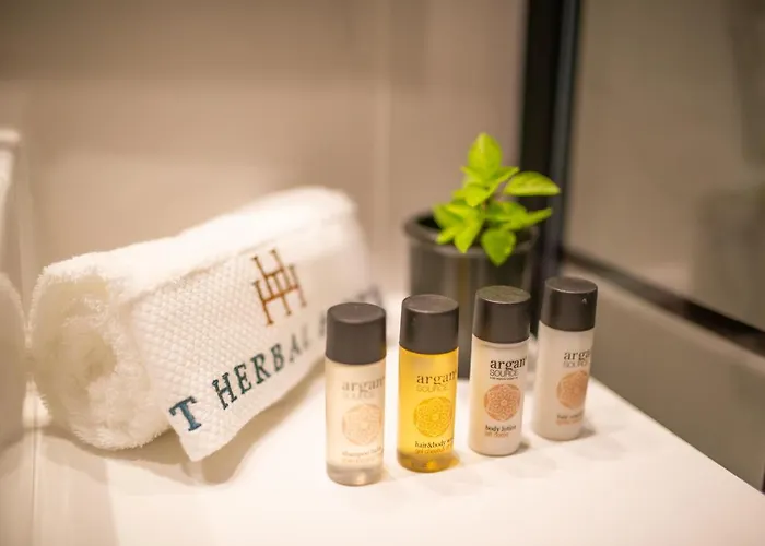 At Herbal Boutique & Протарас