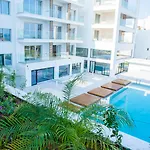Hotel At Herbal Boutique &